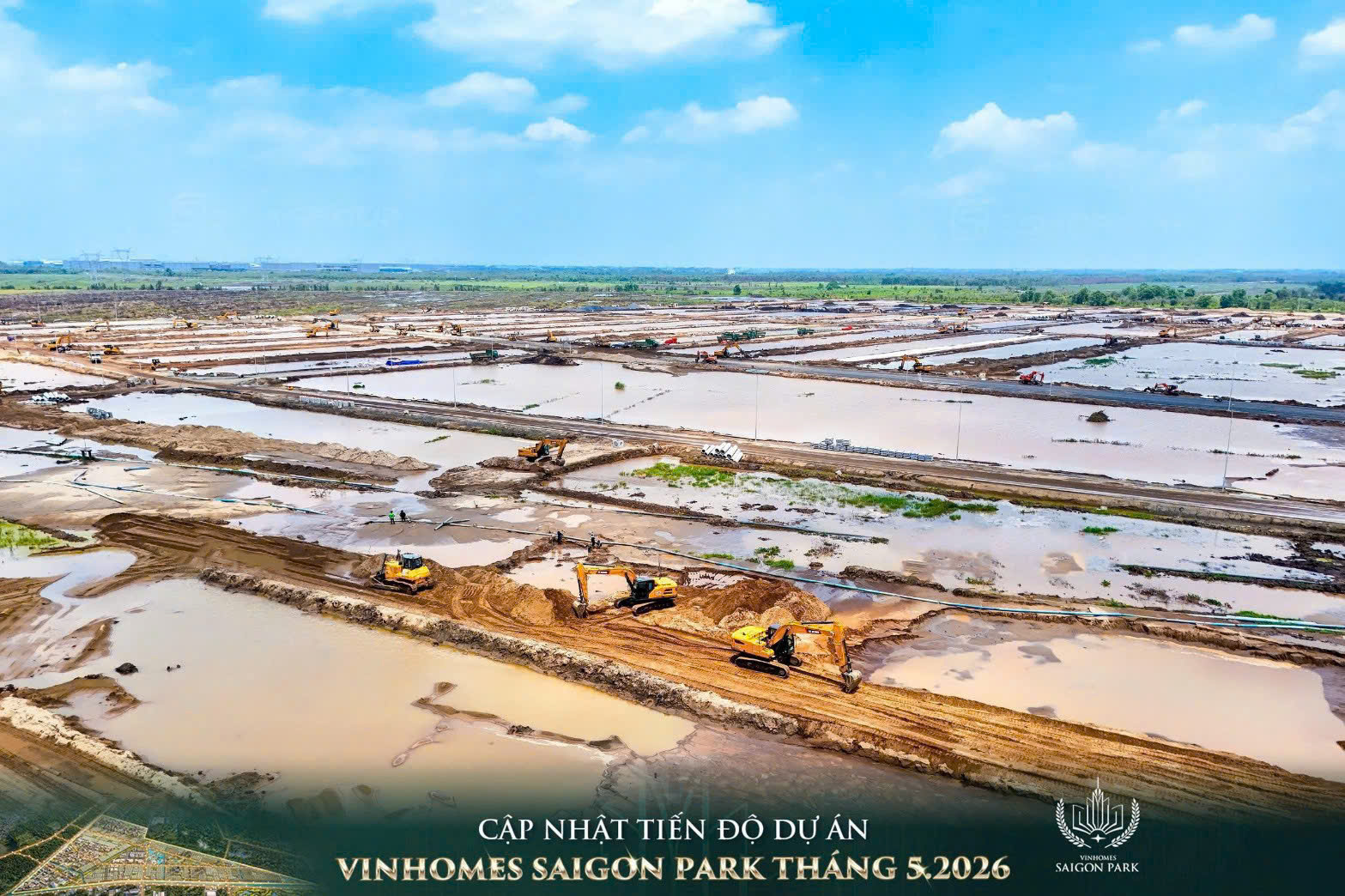 Khuôn viên biệt thự đang dần hoàn thiện phần thô