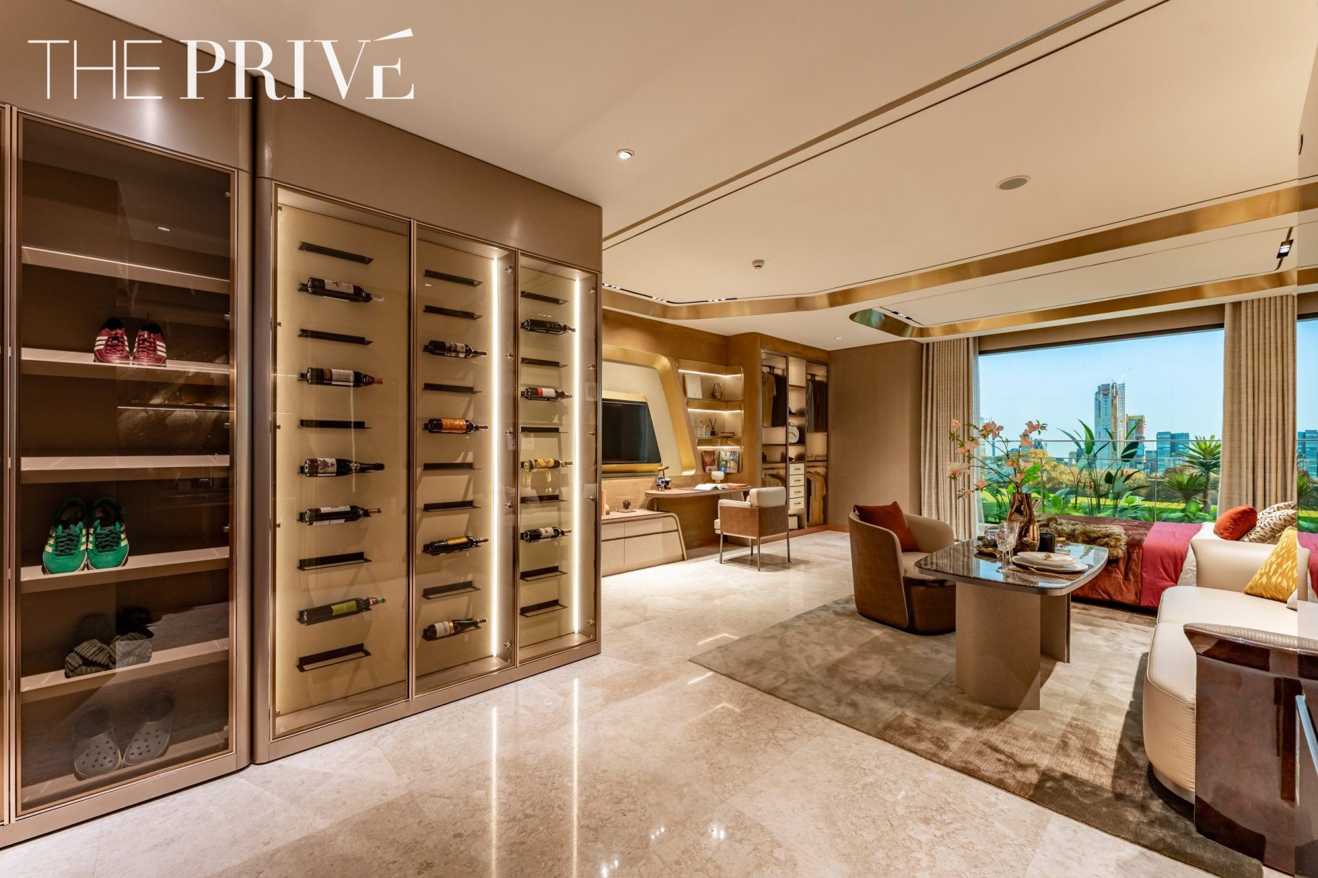 Nhà mẫu căn hộ 1 phòng ngủ The Privé: phòng khách liền phòng ngủ, tủ trưng bày âm tường